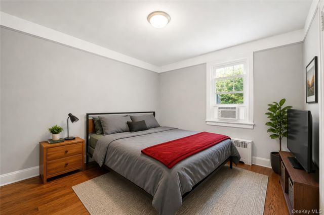 137 Morsemere Terrace 1, Yonkers, NY 10703