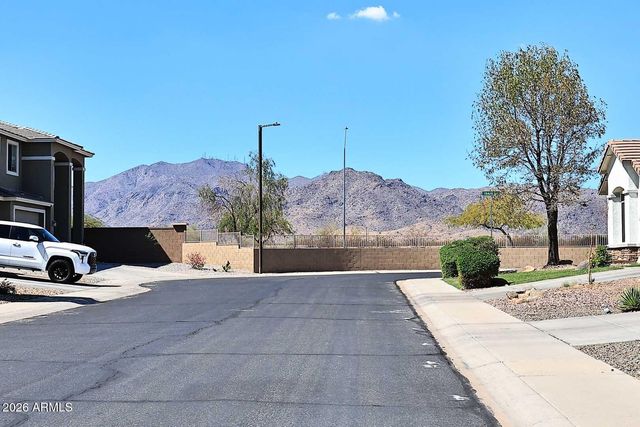 18614 W NORTH Lane, Waddell, AZ 85355