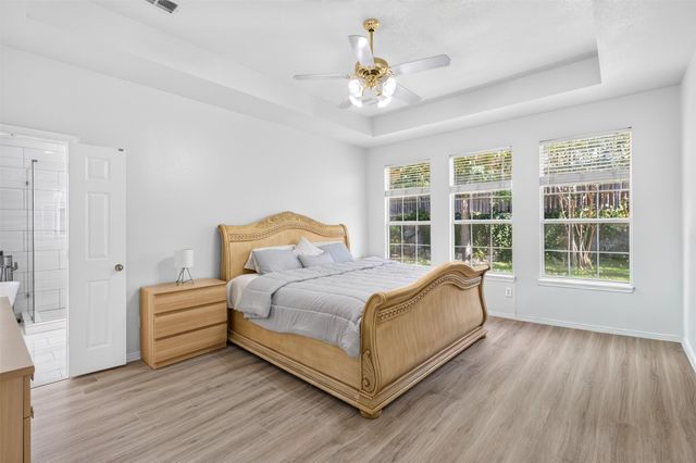 9827 Cliffside Drive, Irving, TX 75063