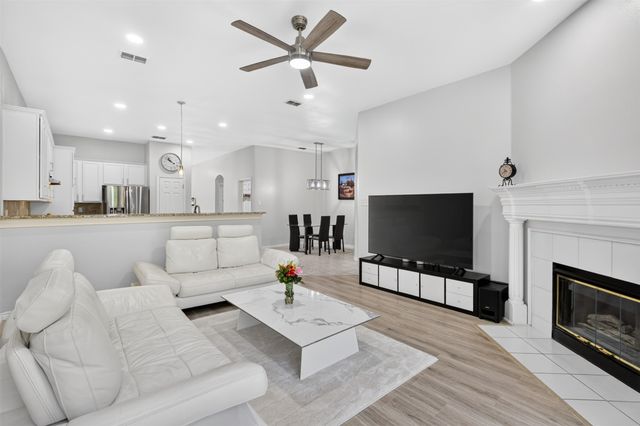 9827 Cliffside Drive, Irving, TX 75063