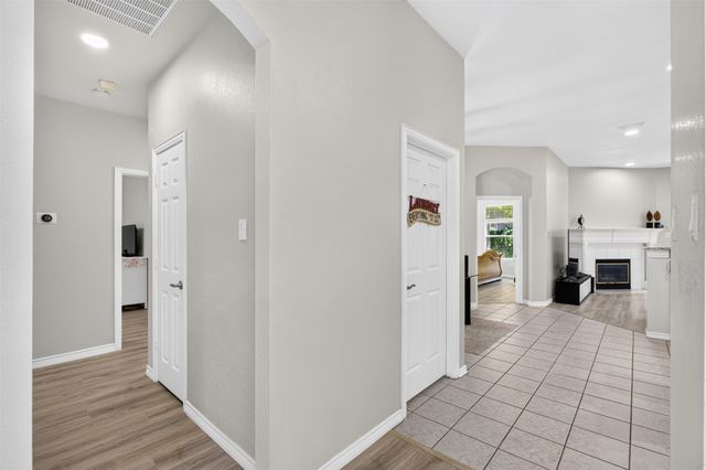9827 Cliffside Drive, Irving, TX 75063