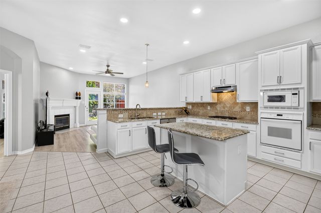 9827 Cliffside Drive, Irving, TX 75063