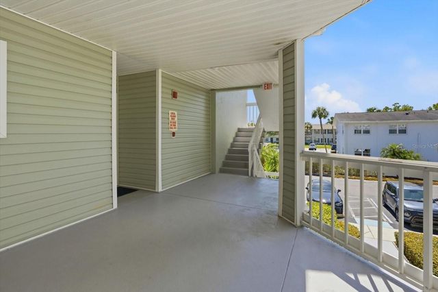 6826 STONES THROW CIRCLE N 11206, St Petersburg, FL 33710