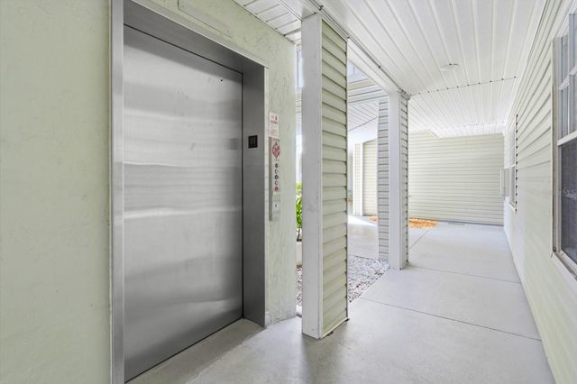 6826 STONES THROW CIRCLE N 11206, St Petersburg, FL 33710