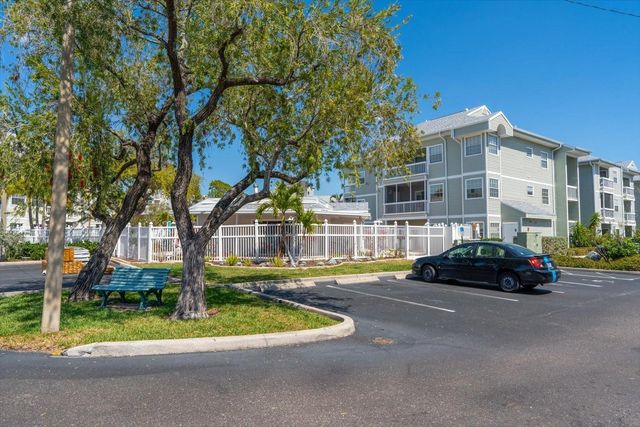 6826 STONES THROW CIRCLE N 11206, St Petersburg, FL 33710