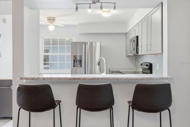 6826 STONES THROW CIRCLE N 11206, St Petersburg, FL 33710