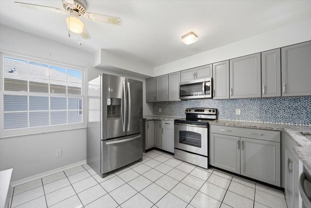 6826 STONES THROW CIRCLE N 11206, St Petersburg, FL 33710