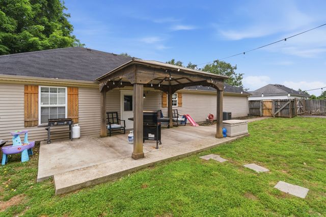 3006 Arthur Dr, Murfreesboro, TN 37127