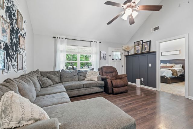 3006 Arthur Dr, Murfreesboro, TN 37127