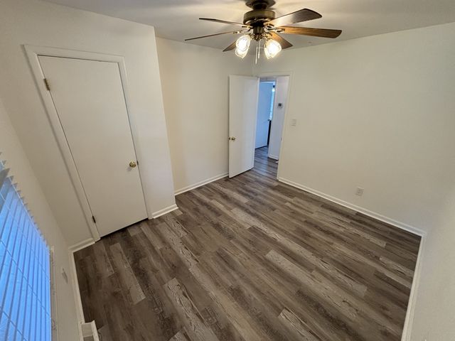 129 Lorraine Dr, Gallatin, TN 37066