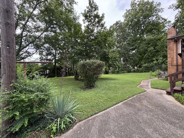 129 Lorraine Dr, Gallatin, TN 37066