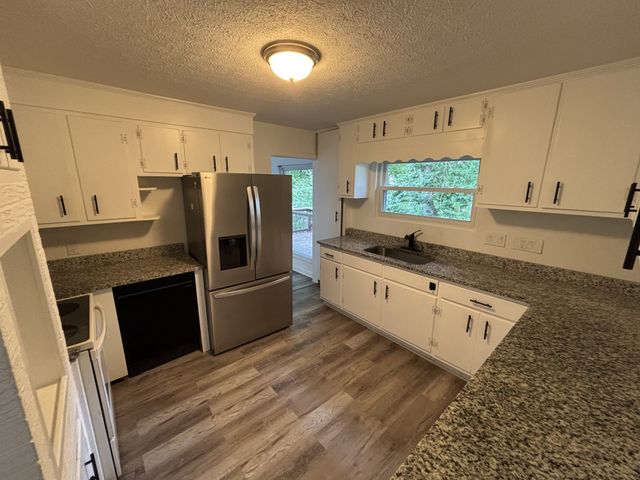 129 Lorraine Dr, Gallatin, TN 37066