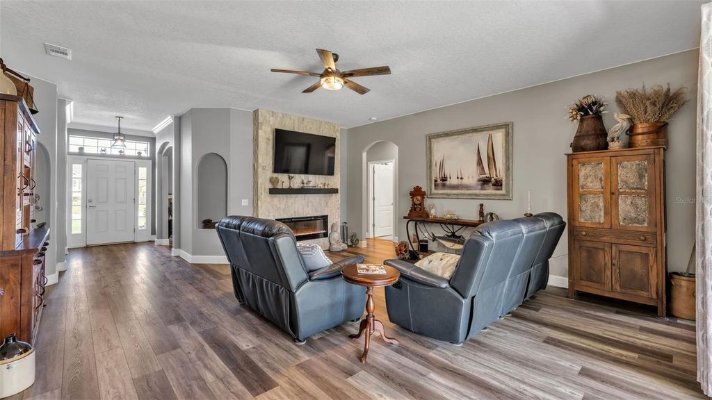 Image 40 of property listing at 6472 EVERGREEN PARK DRIVE, Lakeland, FL 33813