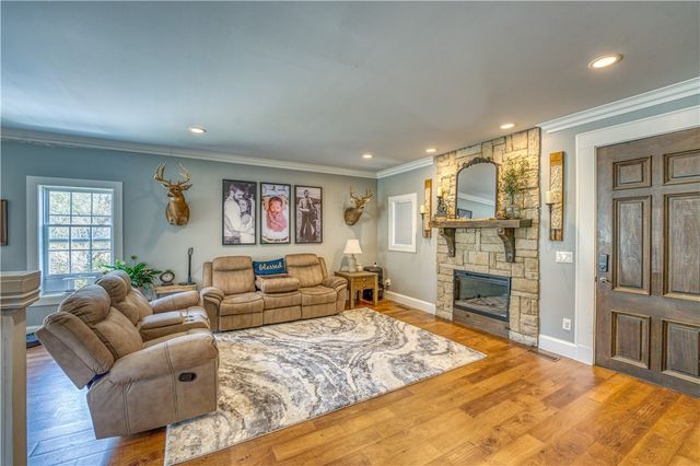 6935 Bear Creek Drive, Harrison, AR 72601