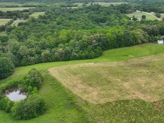 210 Nubia Rd, Westmoreland, TN 37186