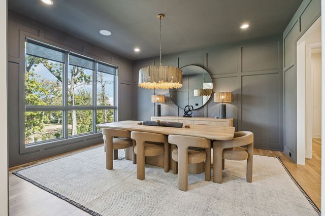 1323 Harding Pl, Nashville, TN 37215