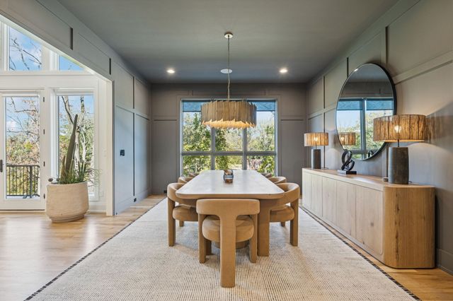 1323 Harding Pl, Nashville, TN 37215