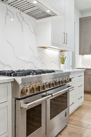 1323 Harding Pl, Nashville, TN 37215