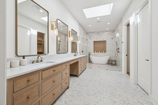 1323 Harding Pl, Nashville, TN 37215