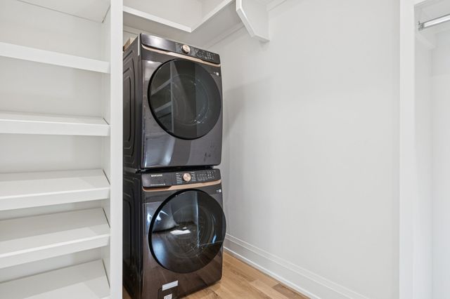 1323 Harding Pl, Nashville, TN 37215