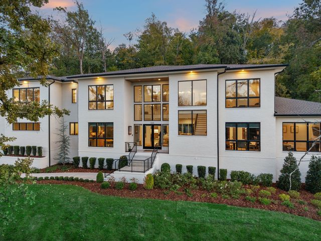 1323 Harding Pl, Nashville, TN 37215