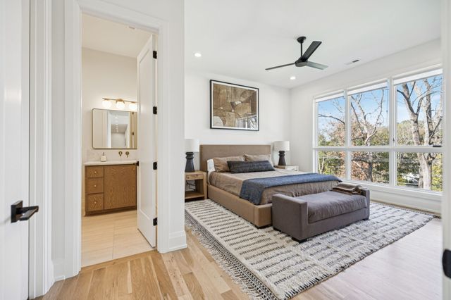 1323 Harding Pl, Nashville, TN 37215