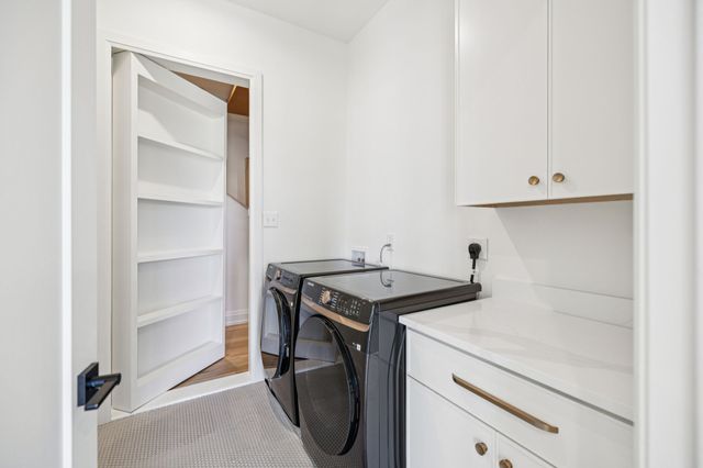 1323 Harding Pl, Nashville, TN 37215