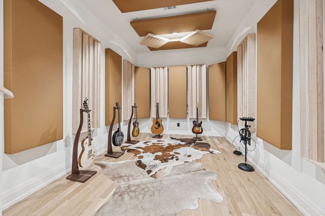 1323 Harding Pl, Nashville, TN 37215