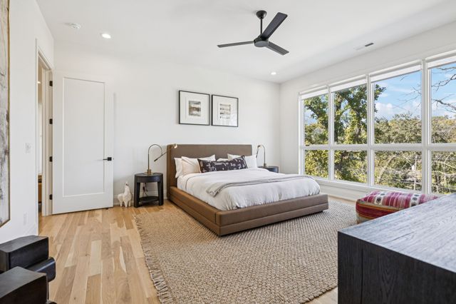 1323 Harding Pl, Nashville, TN 37215