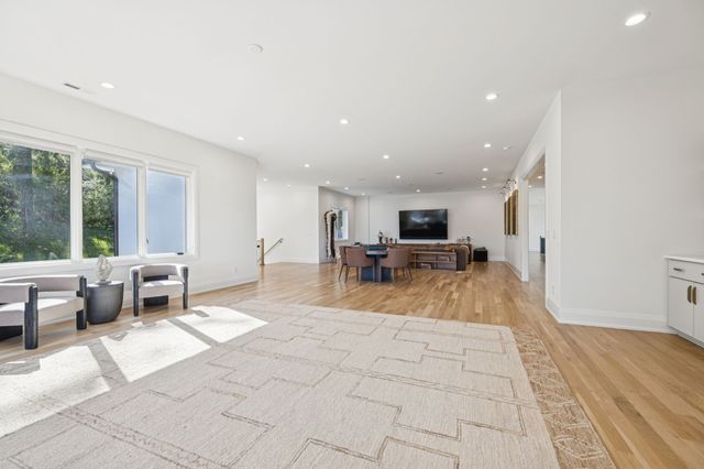 1323 Harding Pl, Nashville, TN 37215