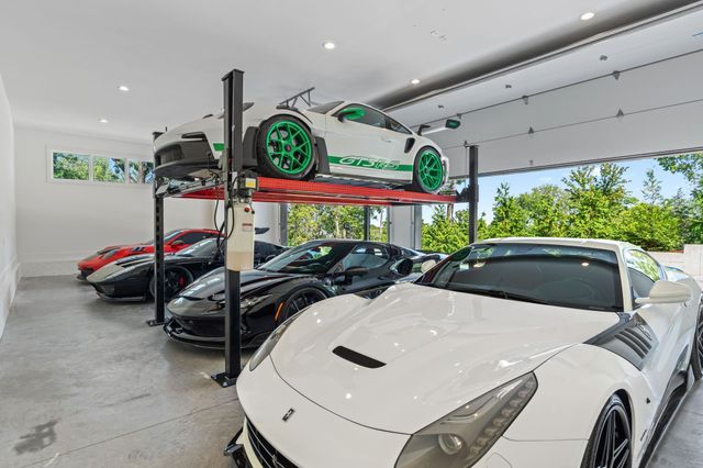 1323 Harding Pl, Nashville, TN 37215