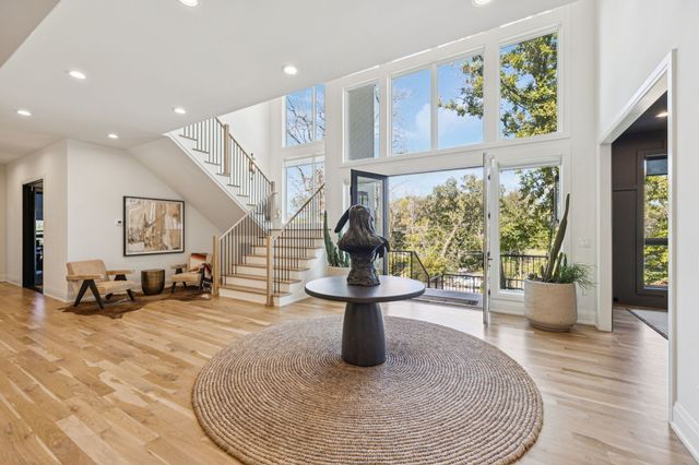 1323 Harding Pl, Nashville, TN 37215