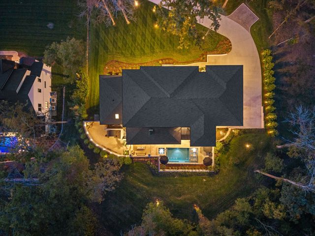 1323 Harding Pl, Nashville, TN 37215