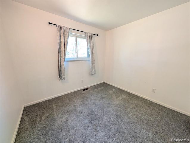 6762 Niagara Street, Romulus, MI 48174