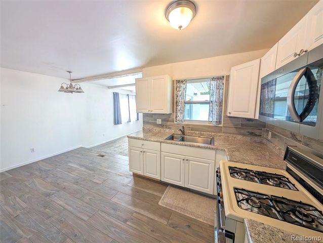 6762 Niagara Street, Romulus, MI 48174