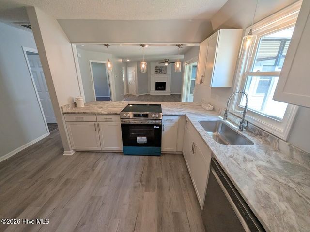 2034 Hunters Ridge Drive, Midway Park, NC 28544