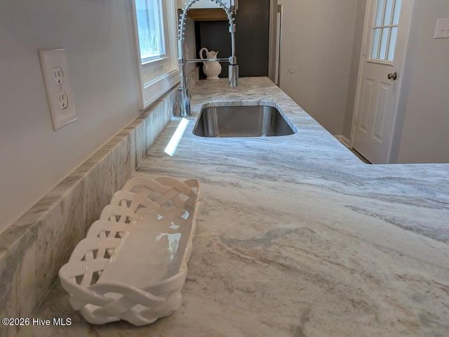 2034 Hunters Ridge Drive, Midway Park, NC 28544