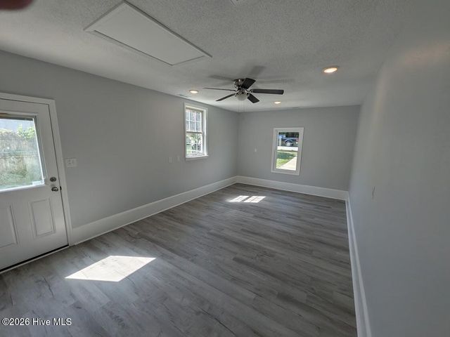 2034 Hunters Ridge Drive, Midway Park, NC 28544