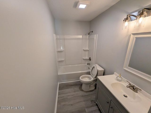 2034 Hunters Ridge Drive, Midway Park, NC 28544