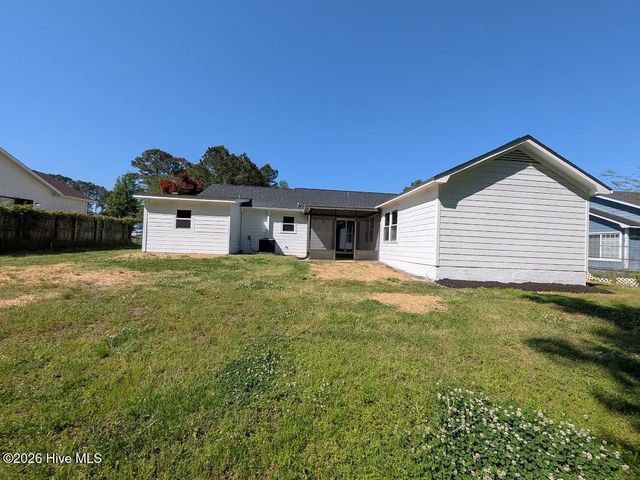 2034 Hunters Ridge Drive, Midway Park, NC 28544