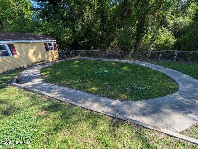 2034 Hunters Ridge Drive, Midway Park, NC 28544