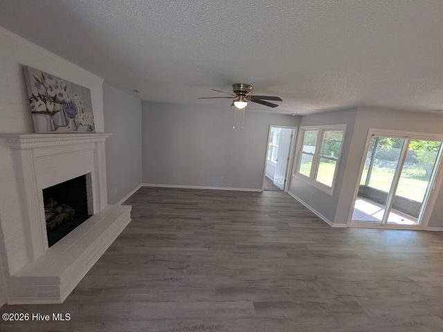 2034 Hunters Ridge Drive, Midway Park, NC 28544