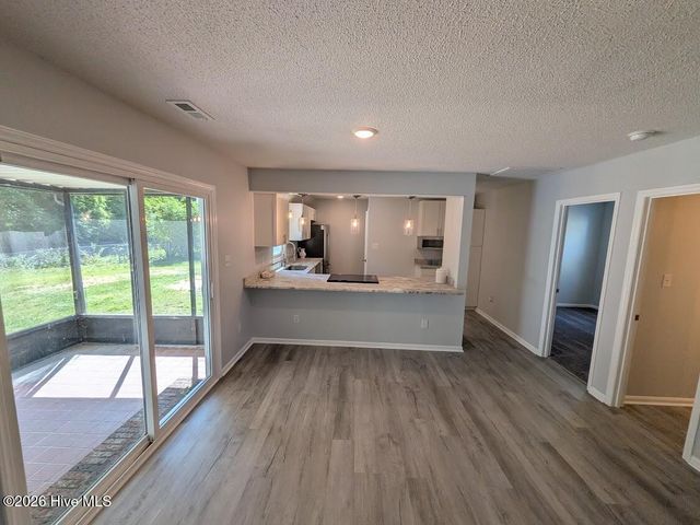 2034 Hunters Ridge Drive, Midway Park, NC 28544