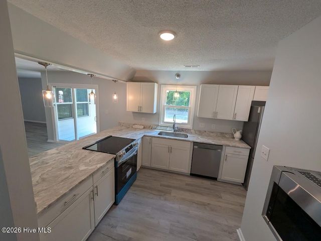 2034 Hunters Ridge Drive, Midway Park, NC 28544