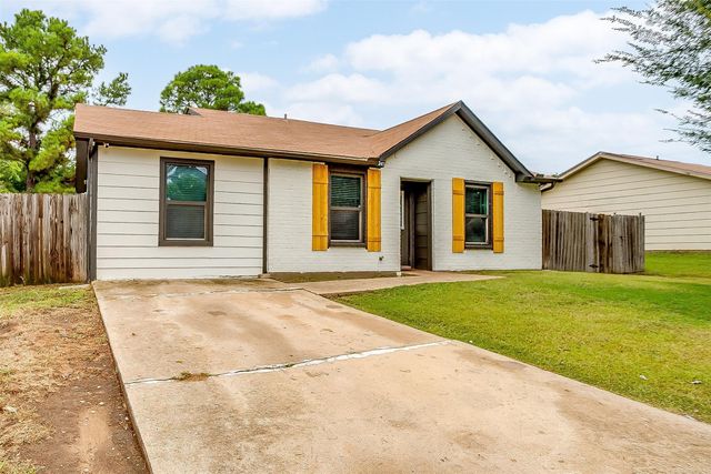 845 Pine Mountain Drive, Burleson, TX 76028
