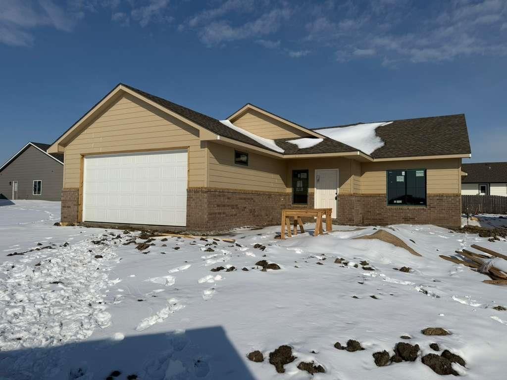 8956 E Forbes Cir., Bel Aire, KS 67226