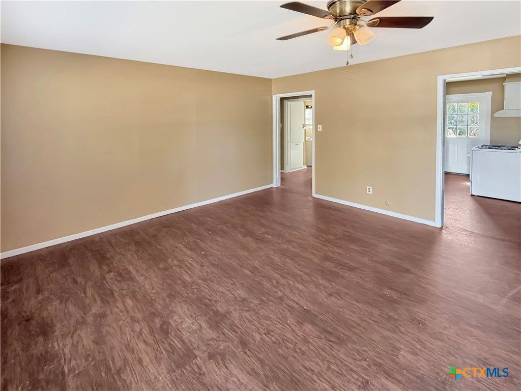 Image 2 of property listing at 2907 Cypress Street, Victoria, TX 77901