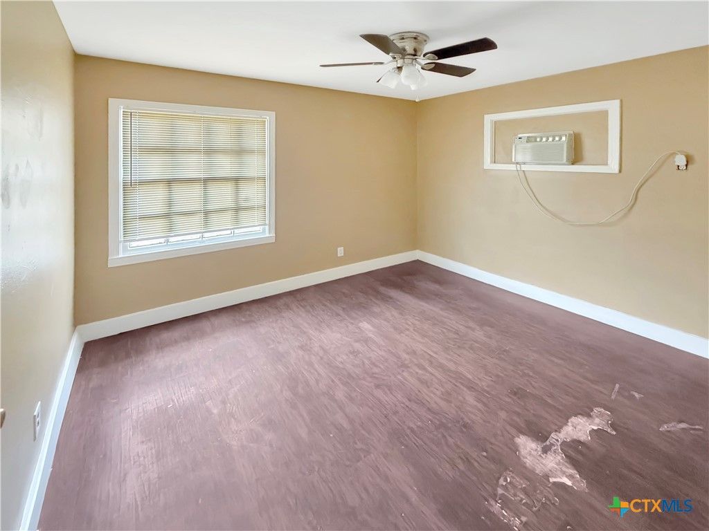 Image 7 of property listing at 2907 Cypress Street, Victoria, TX 77901