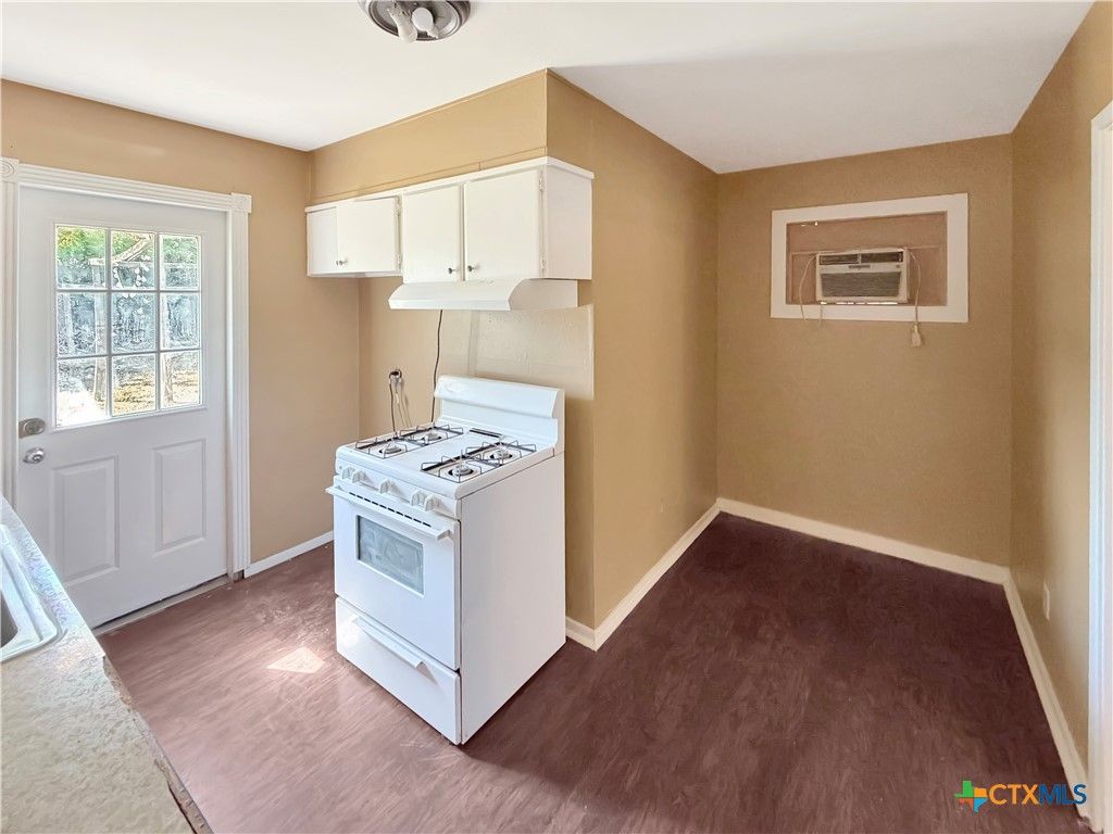 Image 9 of property listing at 2907 Cypress Street, Victoria, TX 77901