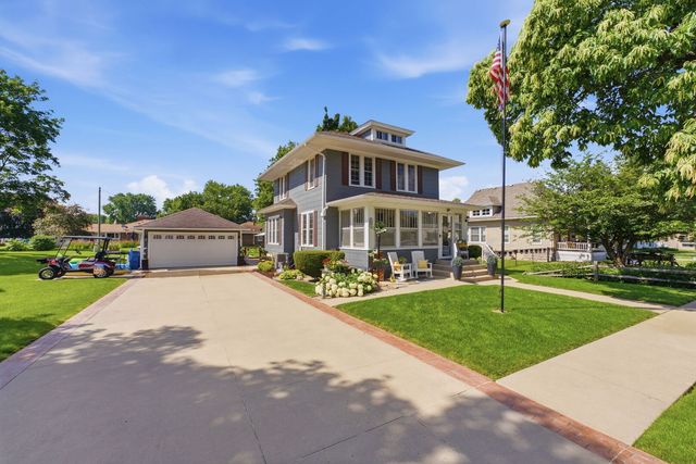 919 8th Street, De Witt, IA 52472